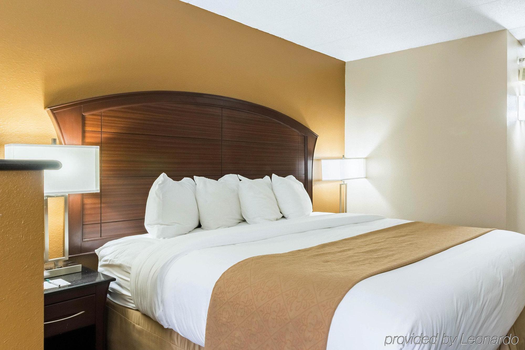 Quality Inn & Suites Arden Hills - Saint Paul North エクステリア 写真