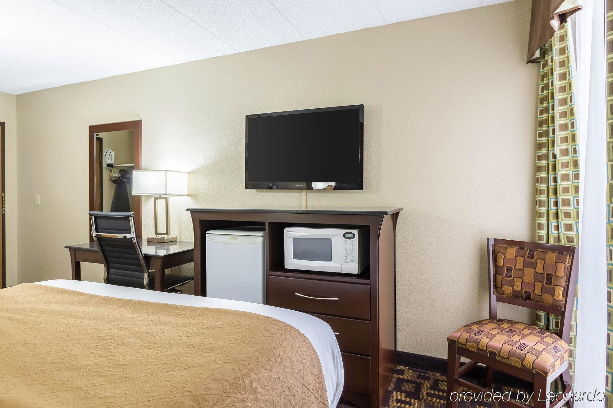 Quality Inn & Suites Arden Hills - Saint Paul North エクステリア 写真