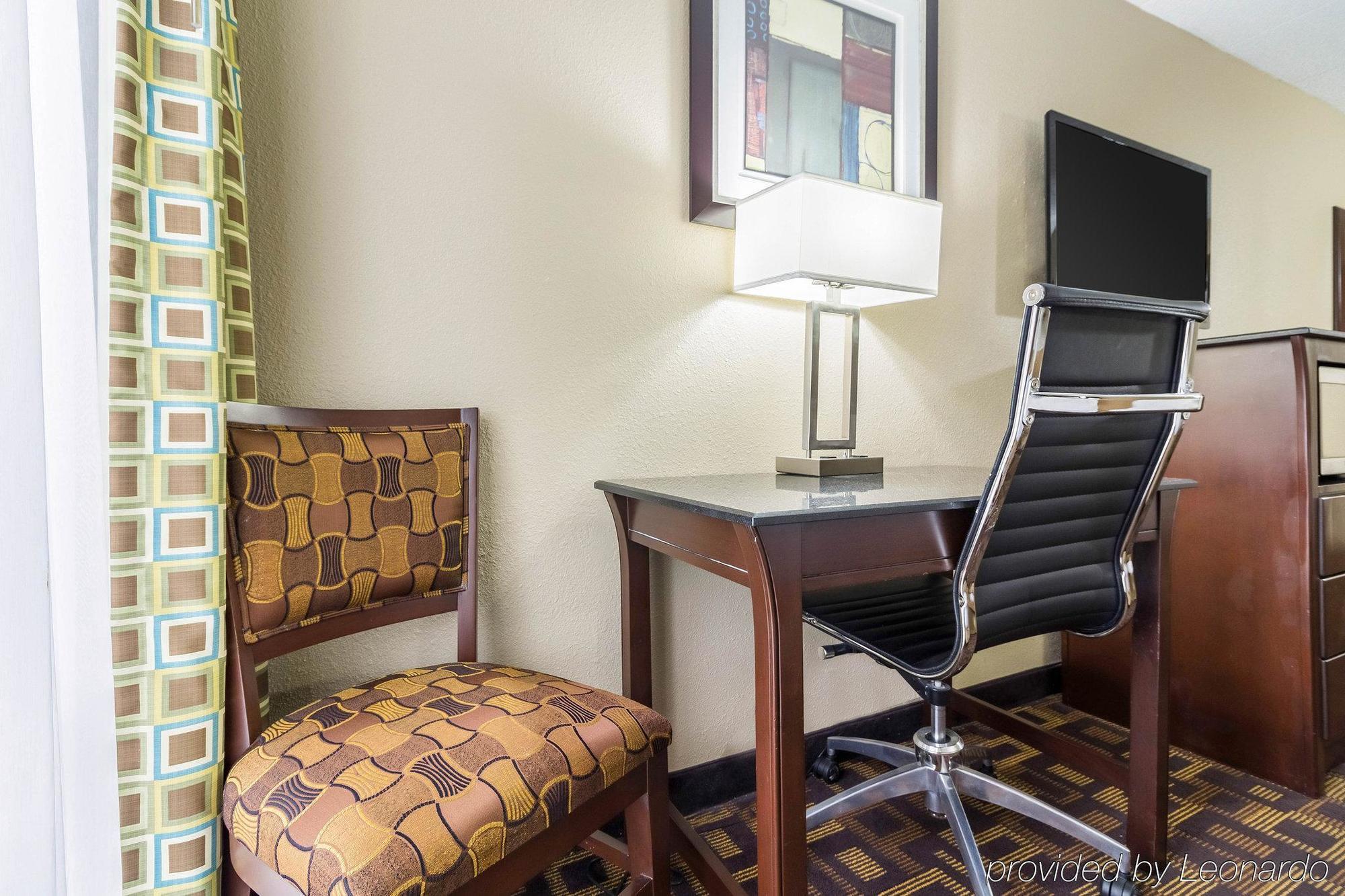 Quality Inn & Suites Arden Hills - Saint Paul North エクステリア 写真