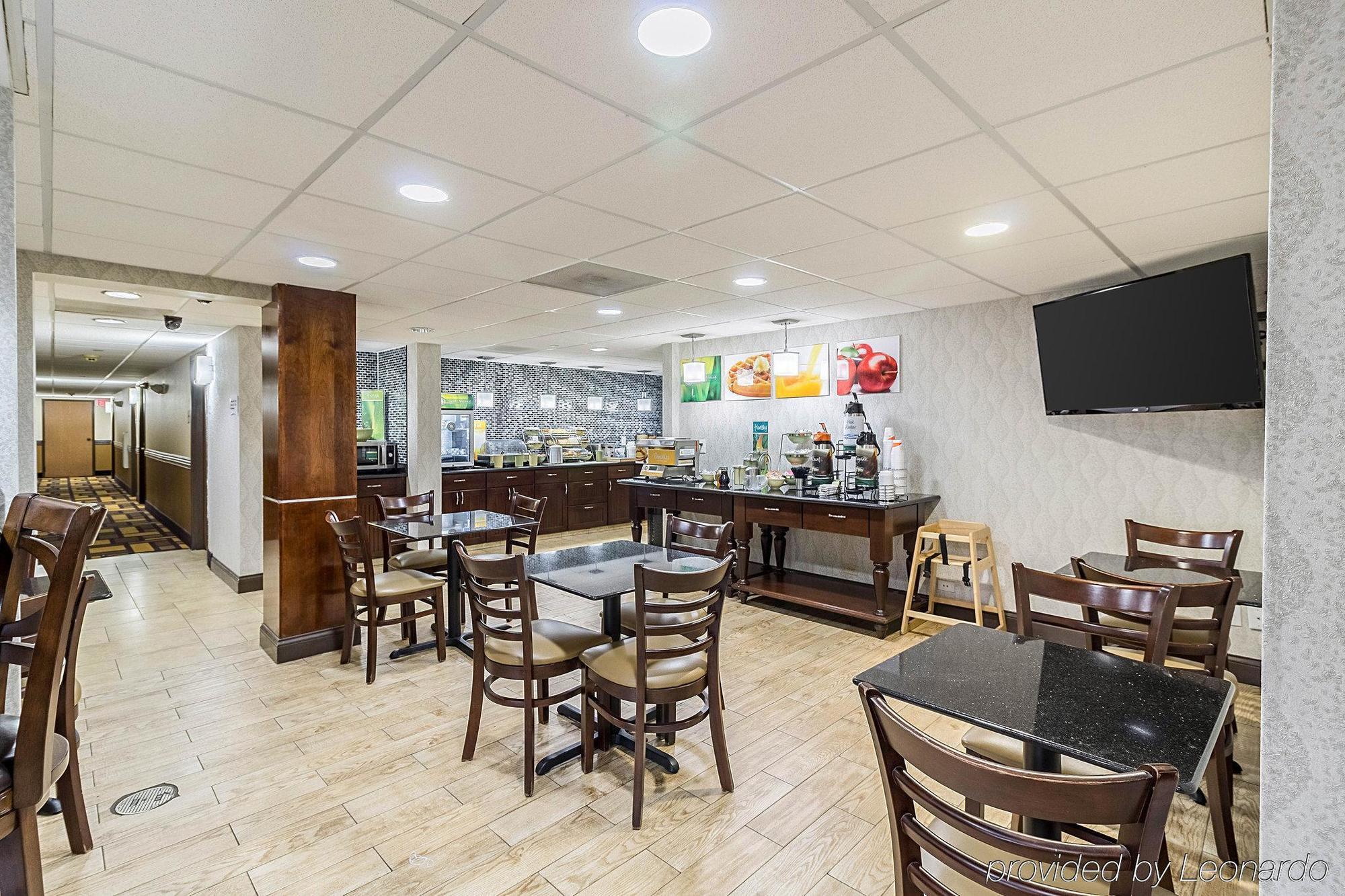 Quality Inn & Suites Arden Hills - Saint Paul North エクステリア 写真