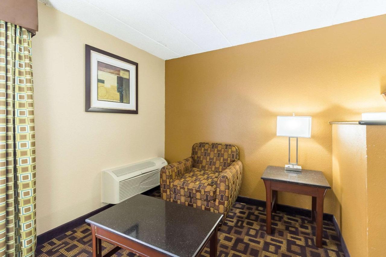 Quality Inn & Suites Arden Hills - Saint Paul North エクステリア 写真