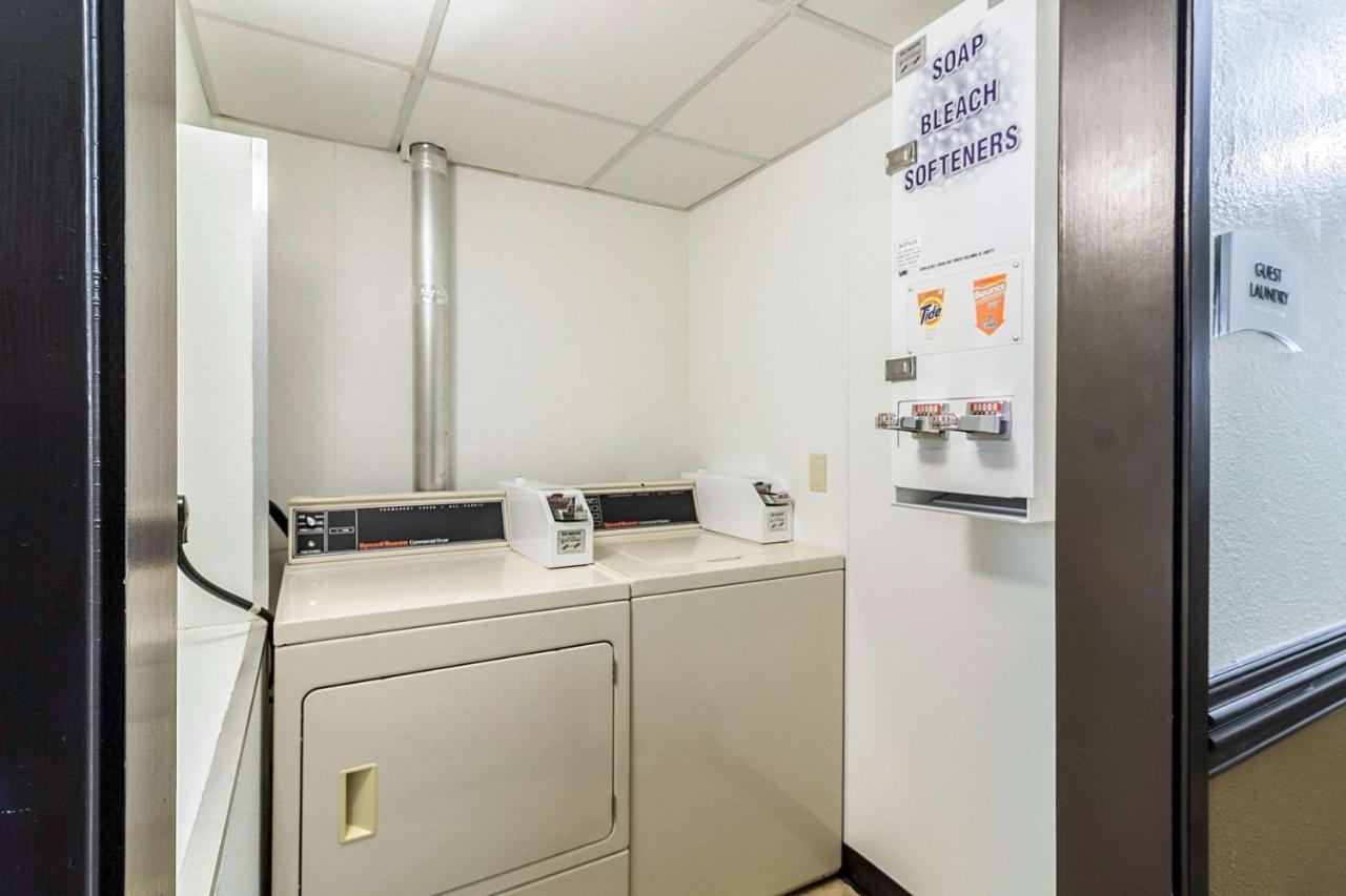 Quality Inn & Suites Arden Hills - Saint Paul North エクステリア 写真