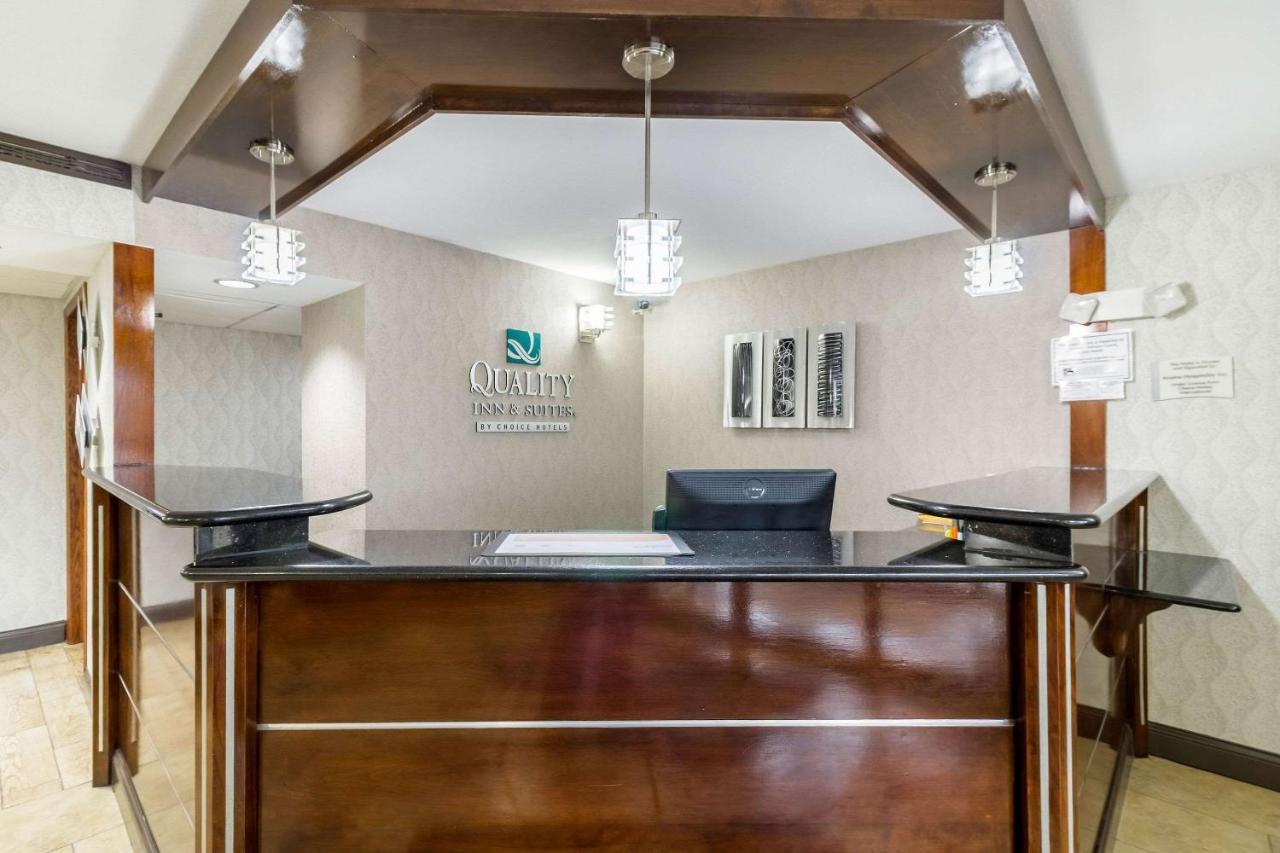 Quality Inn & Suites Arden Hills - Saint Paul North エクステリア 写真